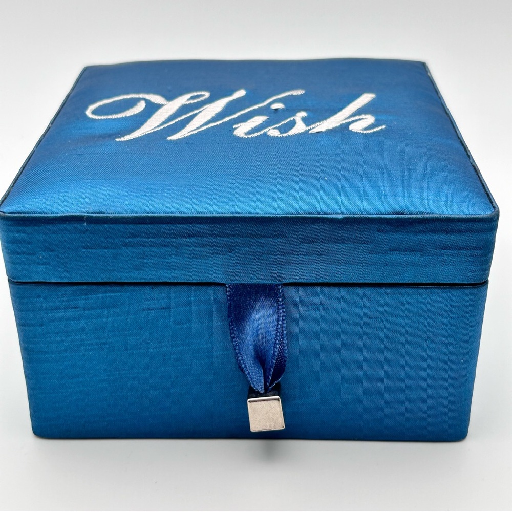THE SAN FRANCISCO MUSIC BOX TRINKET 4-1/2” SQUARE 2-3/4” TALL BLUE